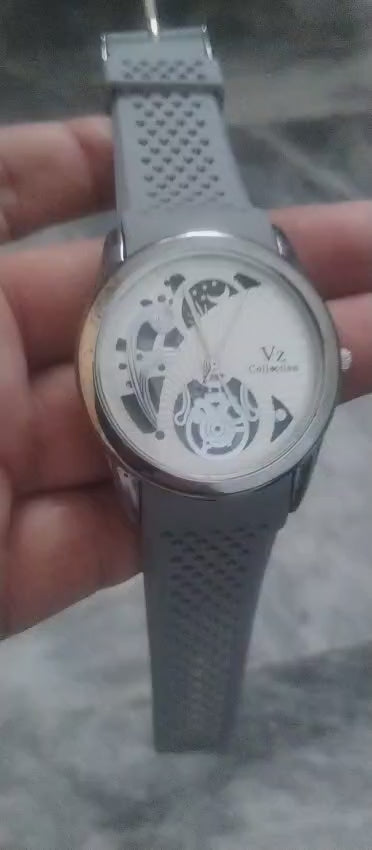 Stylish Minimalist Strap Watch – Unisex Design